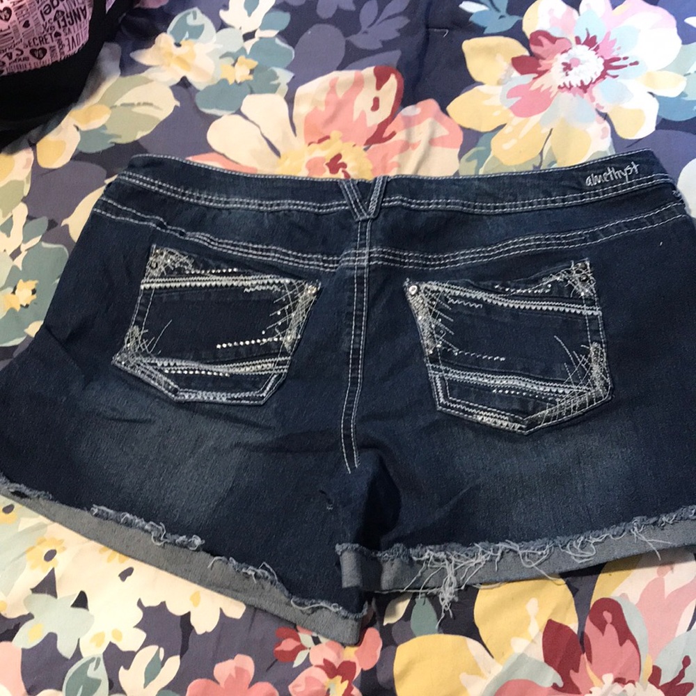Amethyst shorts sz20